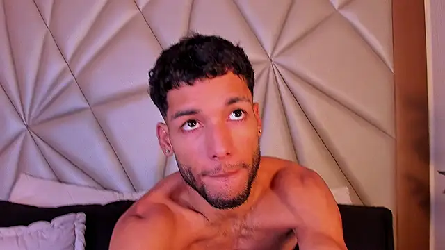 Thiagoferreti online show from March 28, 2026, 12:38 pm