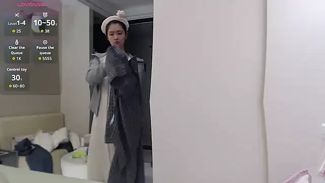 Mimi-cnbaby online show from November 12, 2025, 12:16 pm