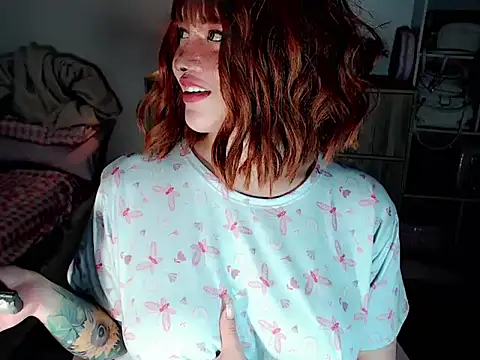 Snapshot of urbaby_monica chatting on October 21, 2025, 5:52 am urbaby monica online show from October 21, 2025, 5:52 am