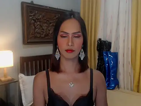 Nathalieheartt online show from November 5, 2025, 2:11 am