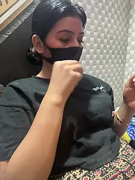 Hot Jaanvi  online show from May 24, 2026, 4:06 am