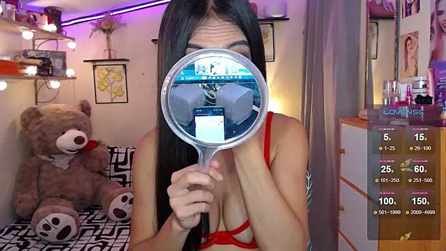 izabella moore online show from May 17, 2026, 12:41 am