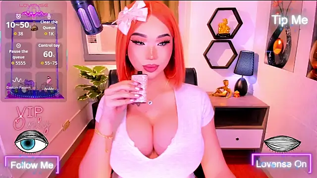 TriciaCumLoader online show from April 25, 2026, 2:03 am