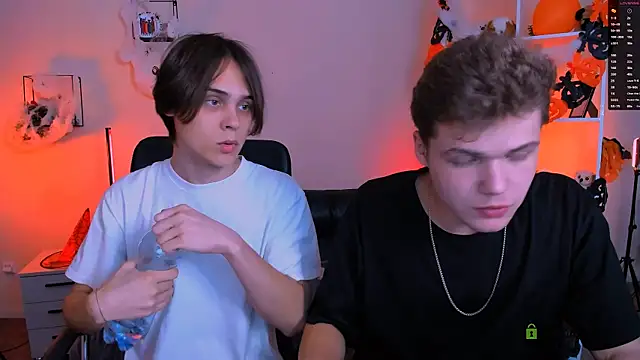 lucas long  online show from November 3, 2025, 7:48 pm