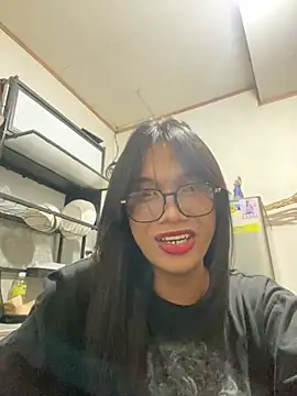 Snapshot of Herbielustts chatting on July 13, 2026, 11:46 am Herbielustts online show from July 13, 2026, 11:46 am