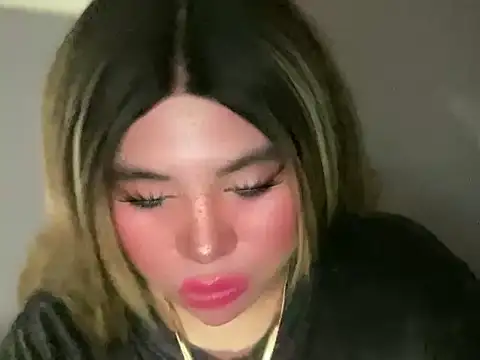 Naughtyrosecum online show from September 17, 2025, 3:35 pm