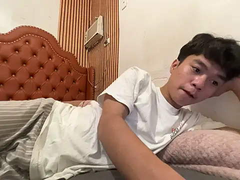 Snapshot of ur_little_secret chatting on February 10, 2026, 7:23 am ur little secret online show from February 10, 2026, 7:23 am