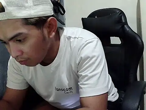 riley cum online show from April 3, 2026, 8:34 am