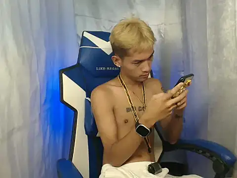 riks tyler online show from November 5, 2025, 8:53 pm