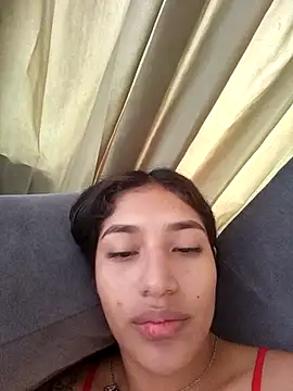 Snapshot of Sharlotte_Watts chatting on September 13, 2025, 2:17 pm Sharlotte Watts online show from September 13, 2025, 2:17 pm