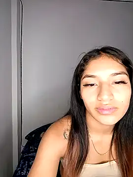 Snapshot of Sharlotte_Watts chatting on September 23, 2025, 1:19 am Sharlotte Watts online show from September 23, 2025, 1:19 am