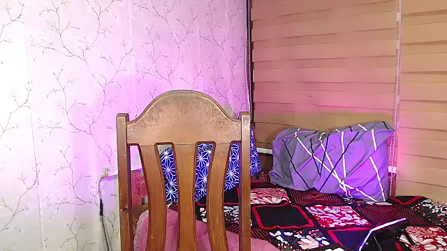 TssluttyNikka online show from September 10, 2025, 2:17 pm