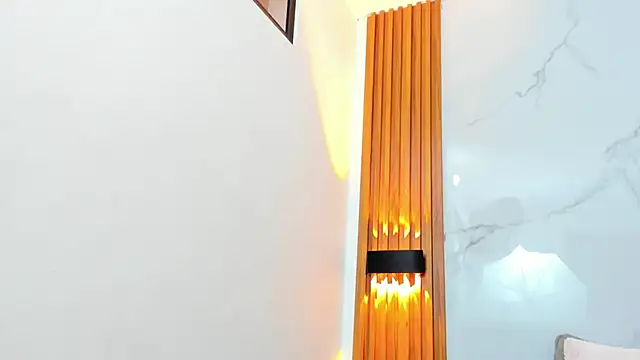 IsabellaMonet online show from December 15, 2025, 11:14 am