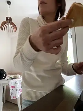 Snapshot of sweetchery999999 chatting on October 10, 2025, 2:27 pm sweetchery999999 online show from October 10, 2025, 2:27 pm