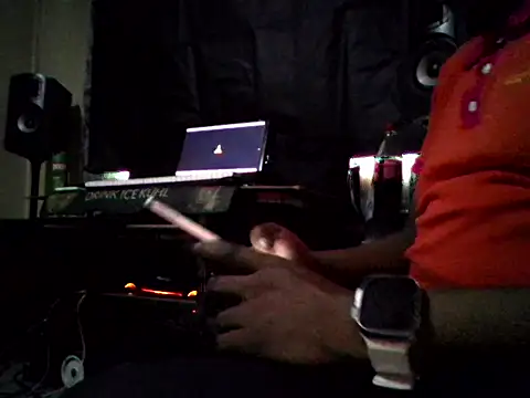 Snapshot of OnlyMoneyIwanT chatting on February 22, 2026, 10:47 am OnlyMoneyIwanT online show from February 22, 2026, 10:47 am