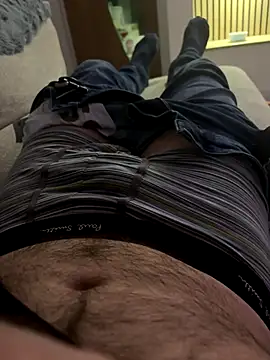 Snapshot of leroy9501 chatting on November 12, 2025, 1:06 am leroy9501 online show from November 12, 2025, 1:06 am