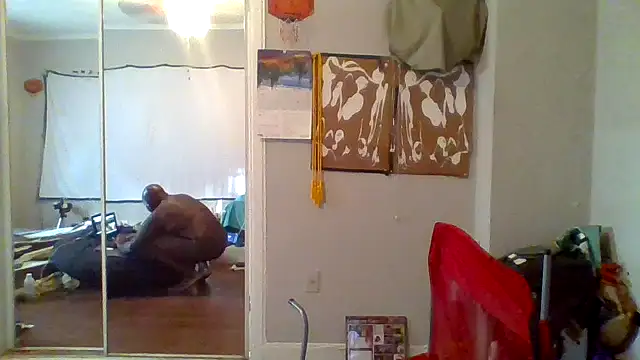 Snapshot of JezOne555 chatting on October 8, 2025, 2:04 pm JezOne555 online show from October 8, 2025, 2:04 pm