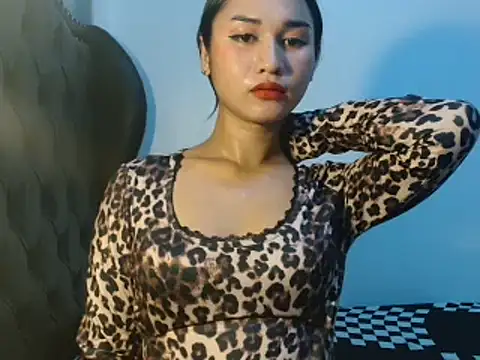 lava lux online show from June 17, 2026, 4:37 am