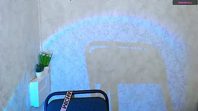 AmandaDimond  online show from March 28, 2026, 1:00 pm