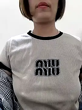 love sexy090 online show from November 4, 2025, 12:04 pm