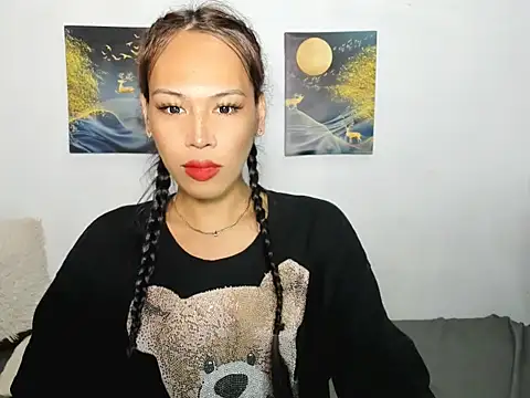 Savanna White online show from November 14, 2025, 6:45 am