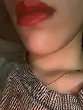 Mimisixo online show from November 6, 2025, 10:21 pm