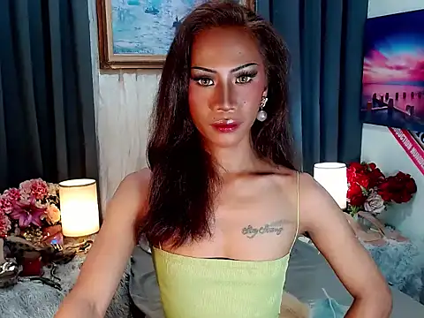 sassylatina online show from September 17, 2025, 1:46 pm