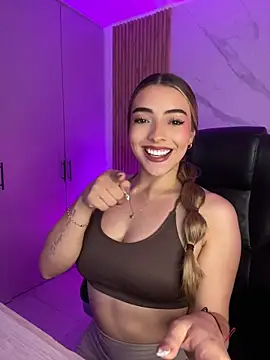 Snapshot of KYLIE_JONES6 chatting on July 10, 2026, 2:27 am KYLIE JONES6 online show from July 10, 2026, 2:27 am