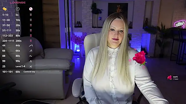 MariemLui online show from May 17, 2026, 3:19 pm