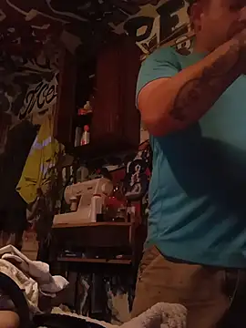 Snapshot of Twoslipperywhenwett chatting on November 10, 2025, 12:09 am Twoslipperywhenwett online show from November 10, 2025, 12:09 am