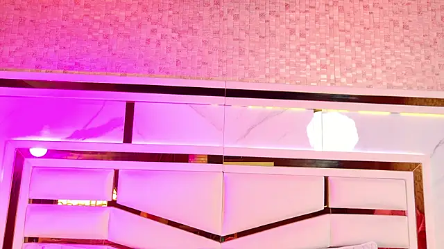 ambar rosse25 online show from November 23, 2025, 11:43 am