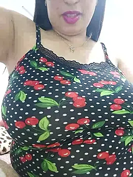 Snapshot of rousaa chatting on April 6, 2026, 8:32 pm rousaa online show from April 6, 2026, 8:32 pm