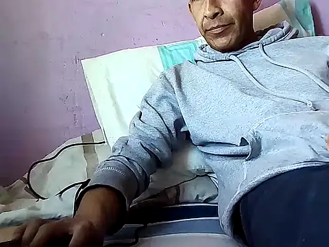 Snapshot of ivan11_16 chatting on November 5, 2025, 6:19 pm ivan11 16 online show from November 5, 2025, 6:19 pm