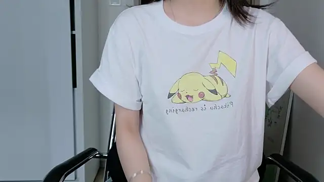 Ryeon 99 online show from February 28, 2026, 3:40 am