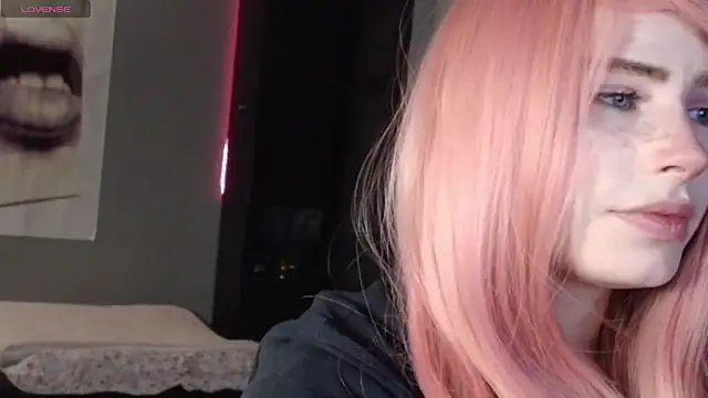 Snapshot of PieraMarch chatting on February 17, 2026, 8:04 pm PieraMarch online show from February 17, 2026, 8:04 pm