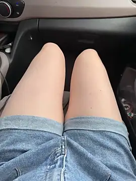 Meii-meyy online show from September 24, 2025, 9:01 am