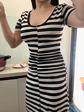 Meii-meyy online show from November 13, 2025, 3:49 am