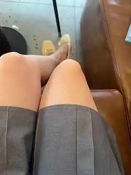 Meii-meyy online show from April 11, 2026, 7:45 am