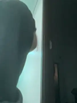 Snapshot of -Luxury chatting on February 19, 2026, 8:43 am -Luxury online show from February 19, 2026, 8:43 am