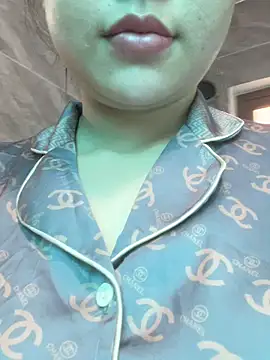 Snapshot of -Luxury chatting on February 28, 2026, 1:06 am -Luxury online show from February 28, 2026, 1:06 am