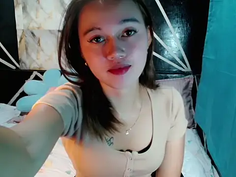 urgirl mikah online show from December 4, 2025, 5:17 am