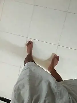 Snapshot of shreyas79 chatting on November 1, 2025, 4:58 am shreyas79 online show from November 1, 2025, 4:58 am