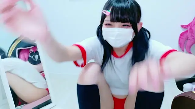 Hina-qp online show from April 18, 2026, 10:41 am