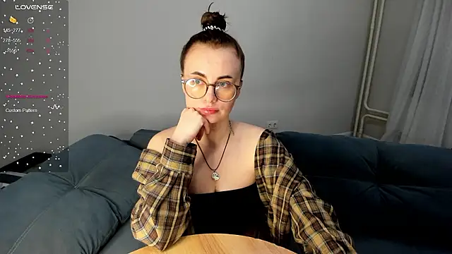 MewStella online show from March 7, 2026, 3:31 pm