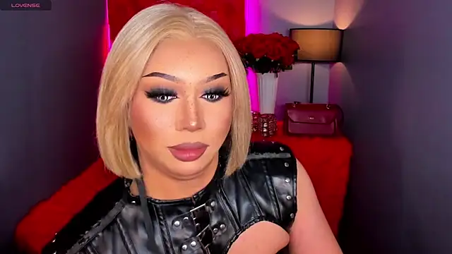 Snapshot of Madisonwill chatting on October 24, 2025, 8:11 am Madisonwill online show from October 24, 2025, 8:11 am