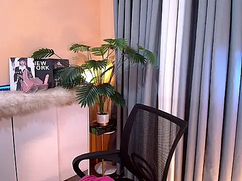 Snapshot of HOTkendraCumXxx chatting on February 24, 2026, 10:13 am HOTkendraCumXxx online show from February 24, 2026, 10:13 am