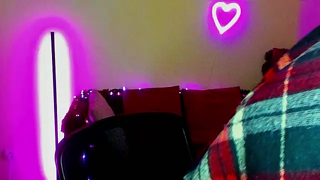 Alicia love00 online show from March 25, 2026, 6:30 am