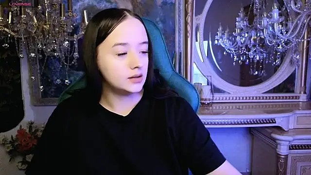 LaraBenson  online show from March 25, 2026, 4:35 pm