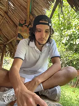 Luxx 14 online show from April 9, 2026, 7:52 pm