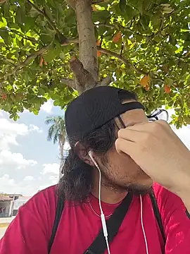 Luxx 14 online show from April 14, 2026, 5:41 pm